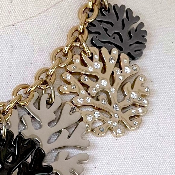 NWOT Coach Tri-Color Pave Coral Multi Disk Statement Necklace - Picture 12 of 14